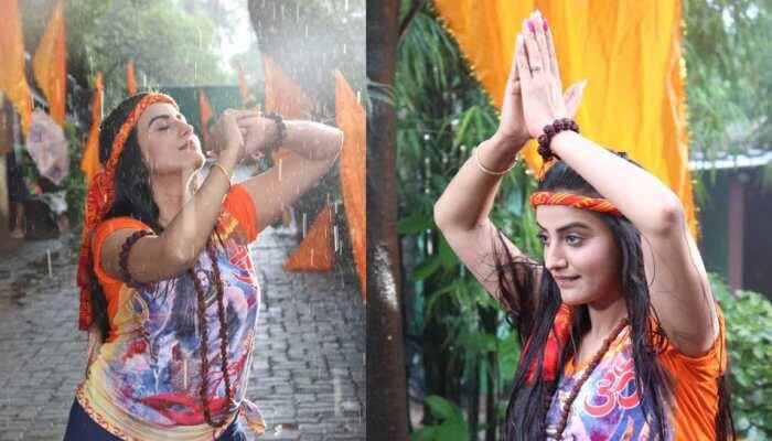 Akshara Singh shoots Lord Shiva Kanwar song amid heavy rainfall in Mumbai - See pics
