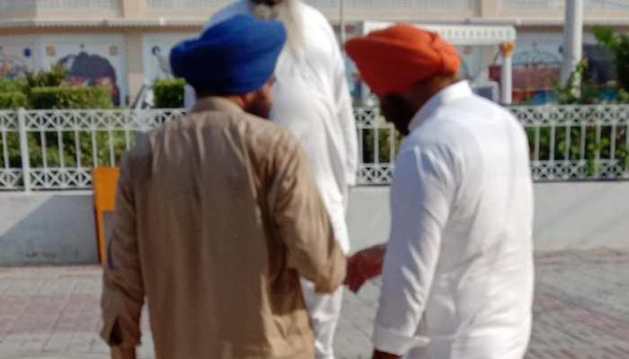 SAD leader Manjinder Sirsa clicked with pro-Khalistan leader Gopal Singh Chawla in Pakistan, row erupts
