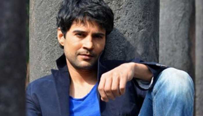 'I idolise Amitabh Bachchan': Rajeev Khandelwal