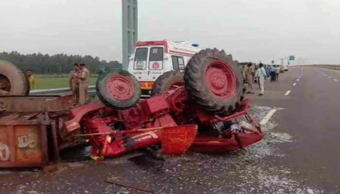 Another accident on Agra-Lucknow Expressway; 2 dead, 22 injured near Unnao