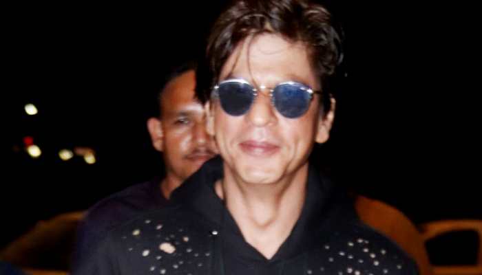 Viral: Shah Rukh Khan's sweet gesture for fans in Melbourne is winning the internet