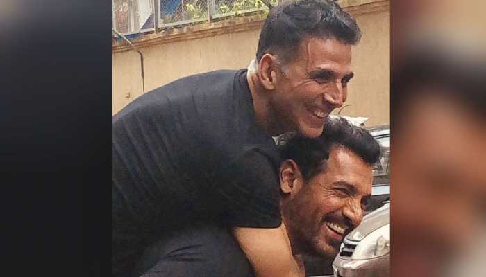 &#039;Mission Mangal&#039; vs &#039;Batla House&#039;: Akshay Kumar posts pic with John Abraham and the caption says it all