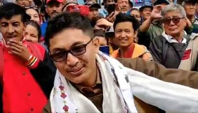 Watch: Ladakh MP Jamyang Tsering Namgyal steals the show again, dances with tricolour in hand