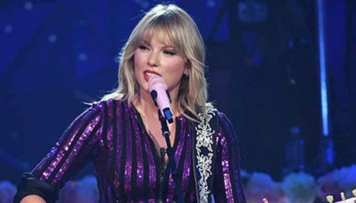 Taylor Swift Receives Icon Award At 2019 Teen Choice Awards