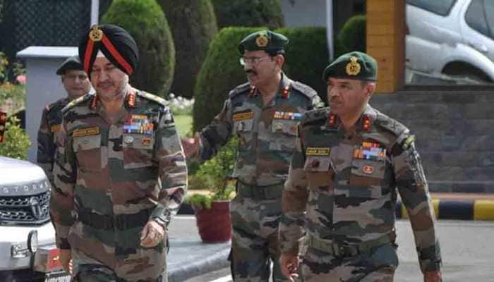 Northern army commander reviews security in Valley
