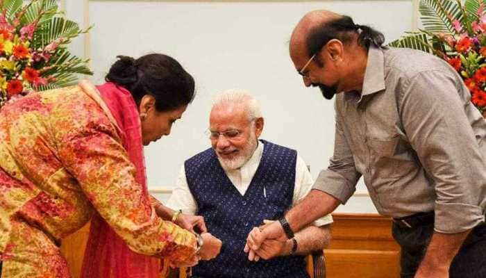 PM Narendra Modi&#039;s Pakistani &#039;rakhi&#039; sister Qamar Mohsin Shaikh wishes him good health, hails triple talaq law