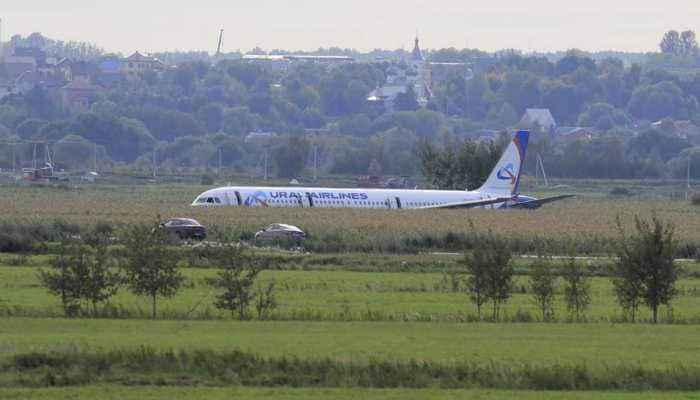 Russian pilots earn Kremlin&#039;s praise after landing plane in cornfield