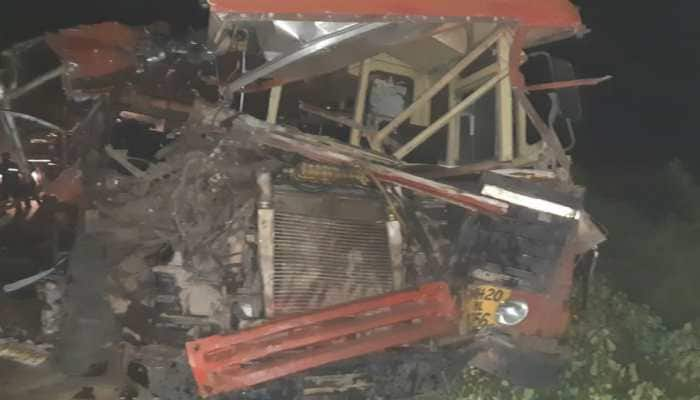 13 dead after bus collides with truck in Maharashtra&#039;s Dhule