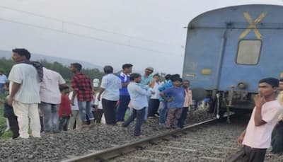 Headless train: Coaches of Visakha Express halt after engine breaks free