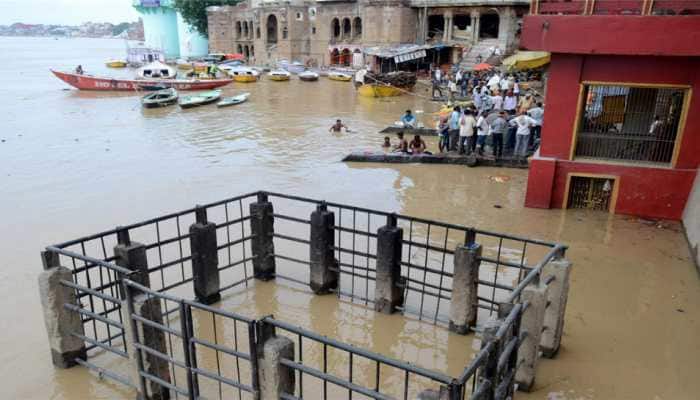 Ganga inundates Varanasi&#039;s ghats, cremations taking place in lanes