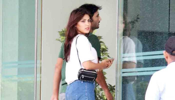 Sushant Singh Rajput keen to exchange wedding vows with girlfriend Rhea Chakraborty?