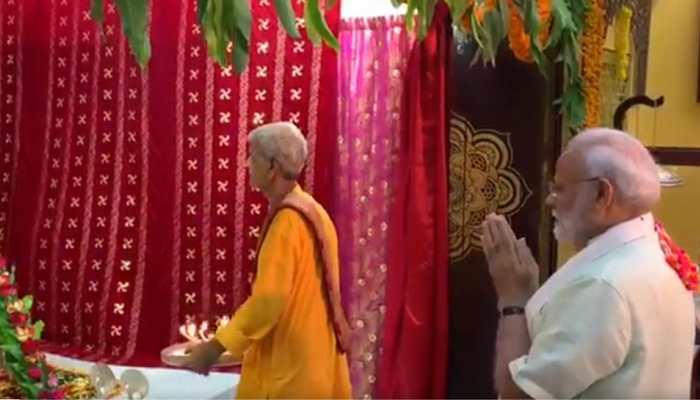 PM Narendra Modi offers prayers at Shreenathji Temple in Bahrain's Manama