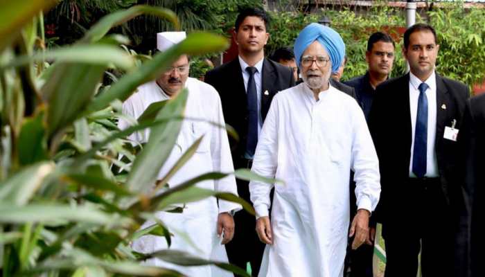 Former PM Manmohan Singh&#039;s SPG cover withdrawn, to get Z-plus security