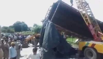 UP: 16 dead, 5 critical after truck turns turtle on 2 tempos in Shahjahanpur 