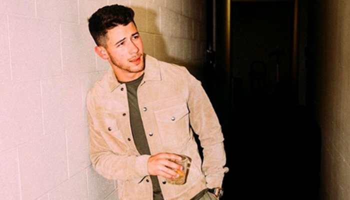 Nick Jonas&#039; &#039;forever alone&#039; pic trends online