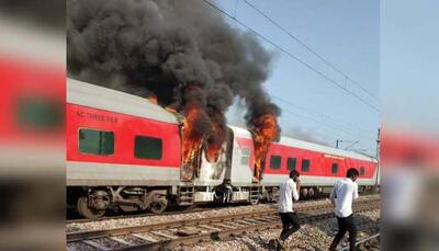 Fire breaks out in Telangana Express near Haryana's Ballabgarh, passengers rescued safely
