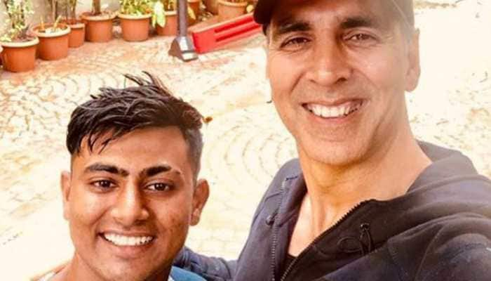 Akshay Kumar&#039;s fan walks 900 km from Dwarka to Mumbai to meet him- Read post