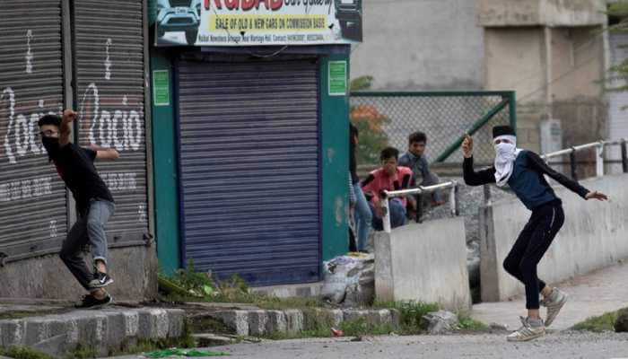 Civilian seriously injured by stone pelter in Jammu and Kashmir&#039;s Kupwara, second incident in a week