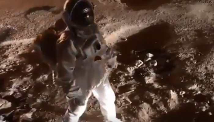 Bengaluru artist moonwalks on streets as an &#039;astronaut&#039;, video goes viral - Watch