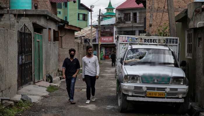 Army reaches out to J&K youth: Don't pick up guns, strive for a bright future