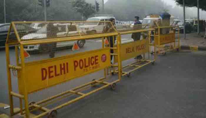 Several injured as lift collpases at construction company in Delhi&#039;s Narela