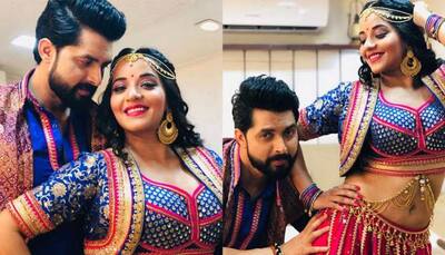 Monalisa dances to 'Tinku Jiya' song with hubby Vikrant and it's unmissable - Watch