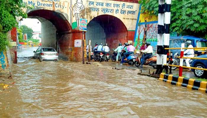 Heavy rains lash Gujarat&#039;s Ahmedabad