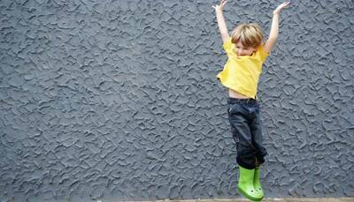 Heartwarming video of two toddlers running to hug each other gets whole lotta love on internet 