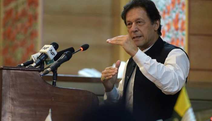 After failing to get international support, Pakistan PM Imran Khan calls on Kashmiris to take up arms against India