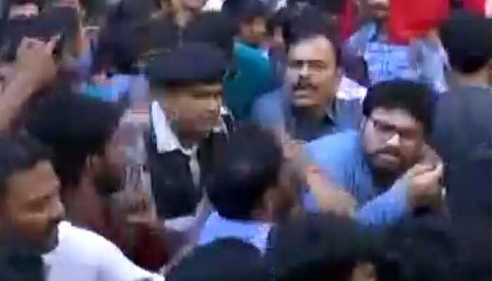 BJP MP Babul Supriyo manhandled, heckled by Jadavpur University students BJP MP Babul Supriyo manhandled, heckled by Jadavpur University students