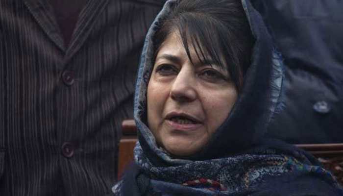 Daughter starts operating Mehbooba Mufti&#039;s Twitter account