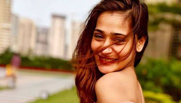 Sara Khan shoots video for new song