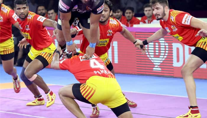 Pro Kabaddi League: All-round U Mumba beat Gujarat Fortunegiants 31-25