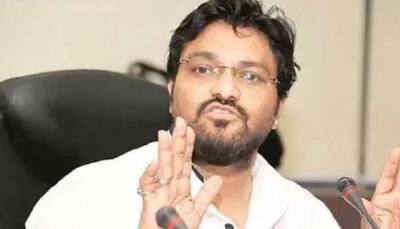 ABVP protesters scuffle with Kolkata Police during protest over attack on Union Minister Babul Supriyo