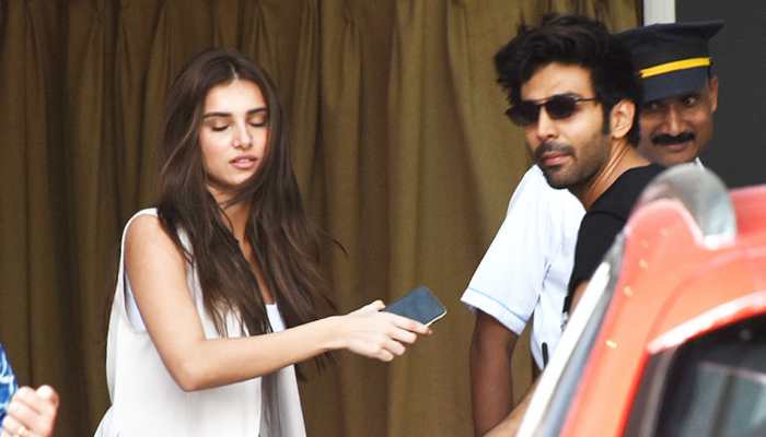 Kartik Aaryan spotted with Tara Sutaria and it&#039;s &#039;nobody&#039;s business&#039;—Photos