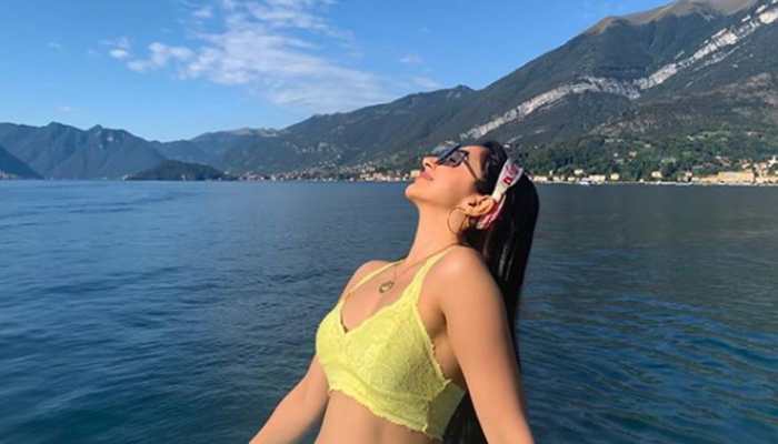 Kiara Advani's stunning sunkissed pics sets internet on fire!