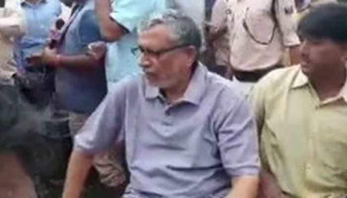 Bihar Deputy CM Sushil Modi rescued 3 days after being stranded at Patna&#039;s flooded house