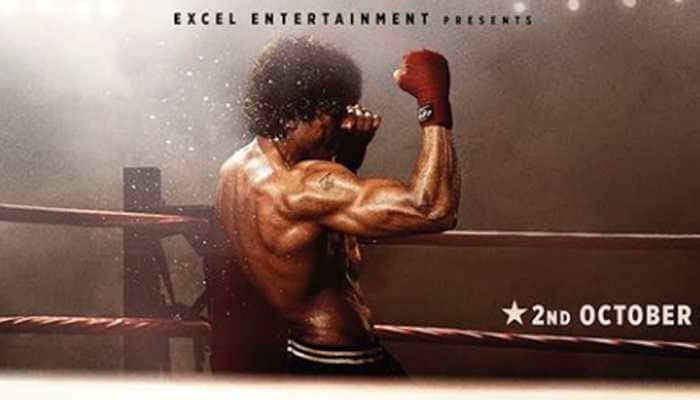 &#039;Boxer&#039; Farhan Akhtar packs a punch in &#039;Toofan&#039; first look poster!