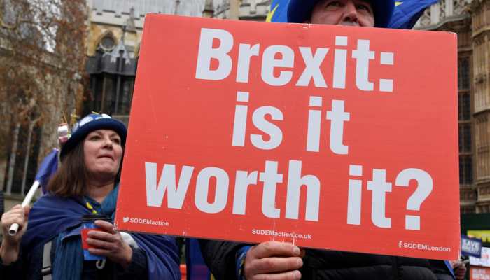 UK Brexit proposal removes Irish backstop, says avoids Irish border checks
