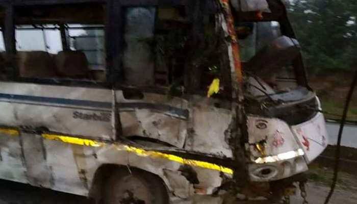 Three dead, over a dozen injured after bus collides with divider in Jharkhand's Hazaribagh