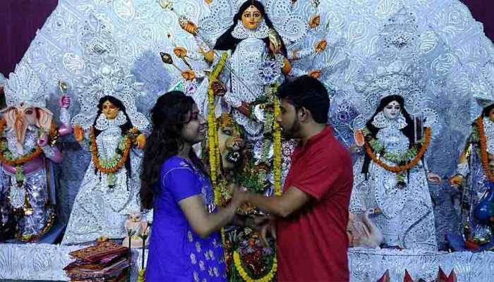 Durga puja pandal in Kolkata turns wedding venue for couple who met via social media