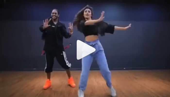 Mouni Roy dances to &#039;Nari Nari&#039; with ace choreographer Melvin Louis—Watch