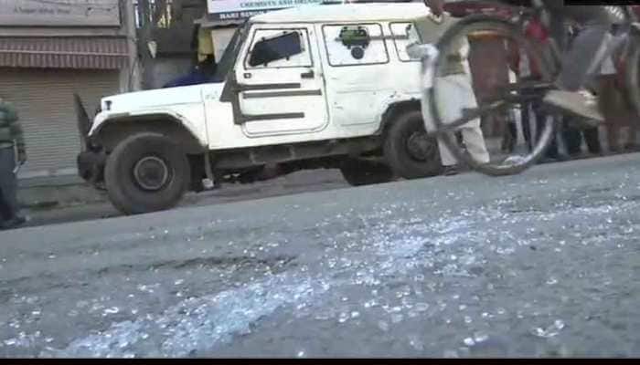 5 injured in grenade attack in Jammu and Kashmir&#039;s Srinagar