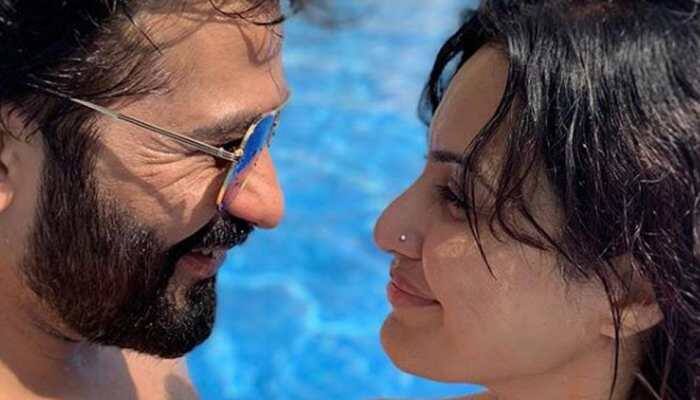 Kamya Panjabi holidays with boyfriend Shalabh Dang in Dubai, shares pool pic 