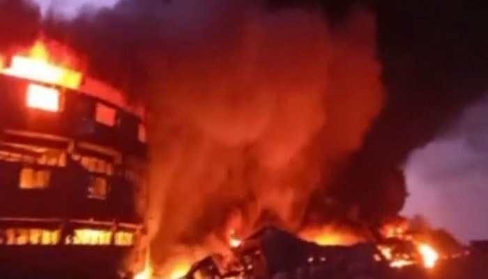 Gujarat: Massive fire breaks out at plastic factory in Kutch, fire engines at spot 