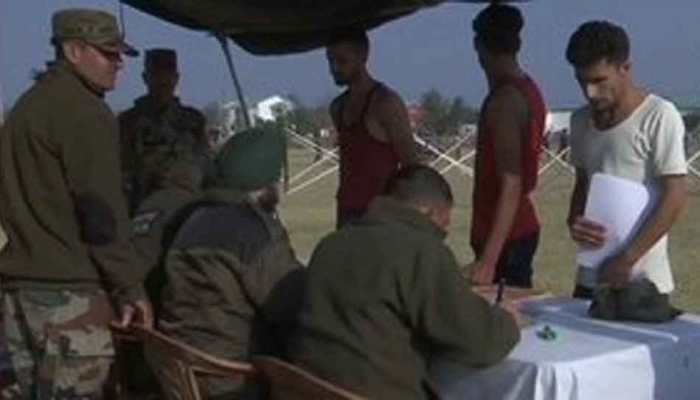 Youth, women in huge number participates in police recruitment drive in Jammu and Kashmir