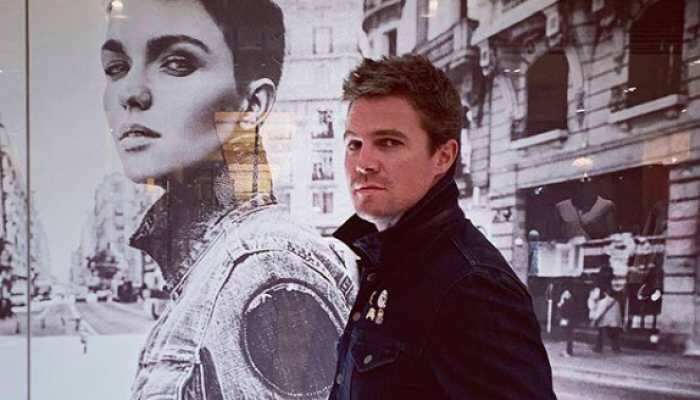 'Arrow' star Stephen Amell pays taxes in the US but can't vote