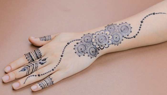 Latest Karwa Chauth Mehndi Designs | करवा चौथ मेहंदी डिजाइंस | Mehndi  Designs for Karwa Chauth 2022 | mehndi designs for karwa chauth | HerZindagi