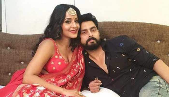 Monalisa's pic on Karwa Chauth with husband Vikrant is winning the internet 