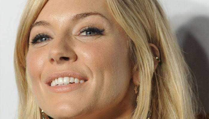 Sienna Miller: I&#039;m terrible at being famous